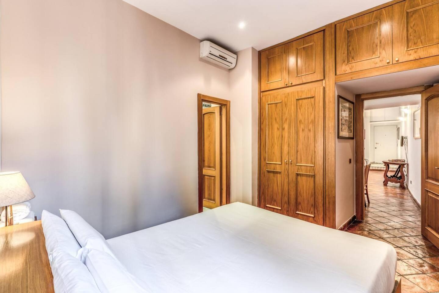 Cozy Flat In Trevi Fountain Apartment Rome Bagian luar foto