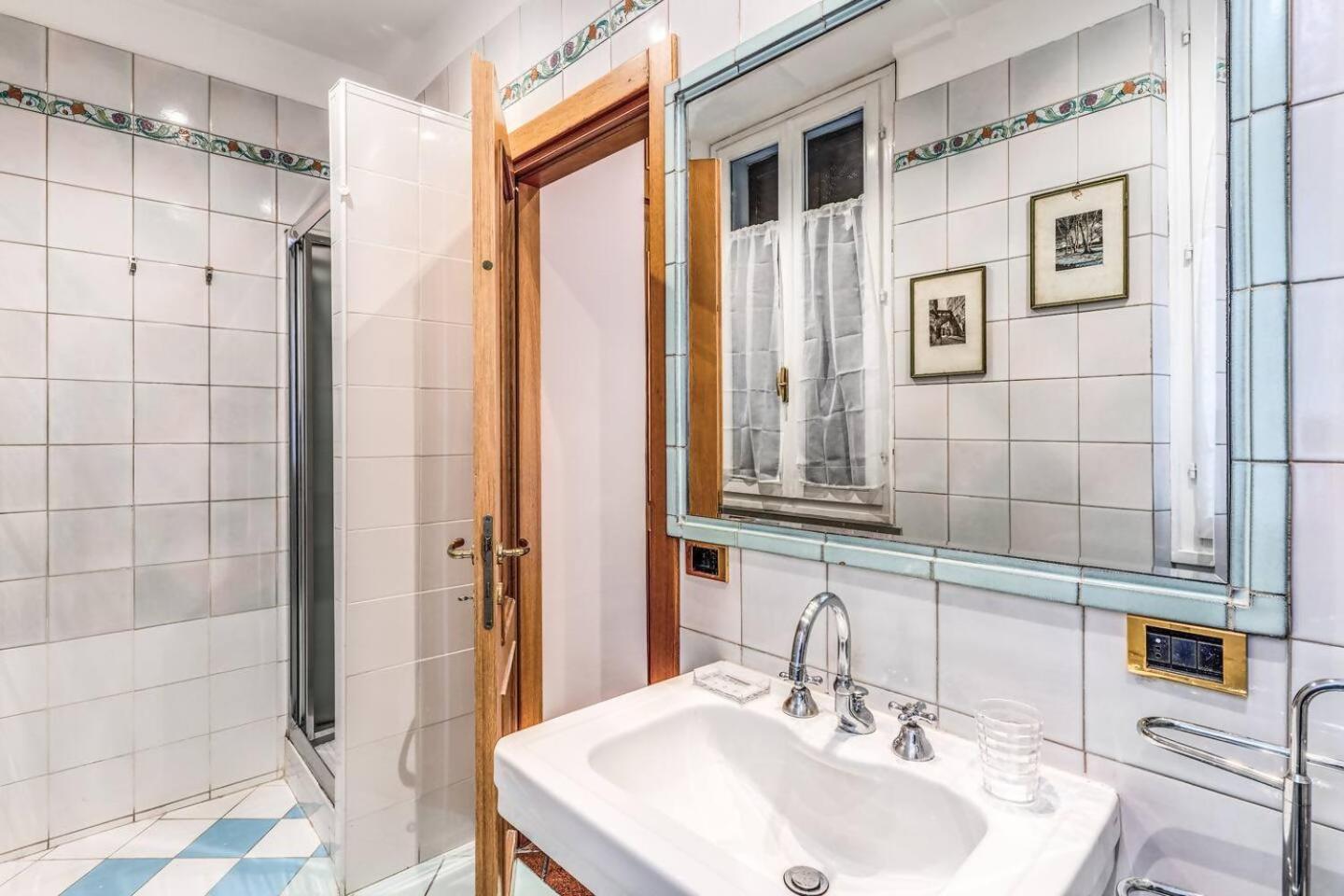 Cozy Flat In Trevi Fountain Apartment Rome Bagian luar foto