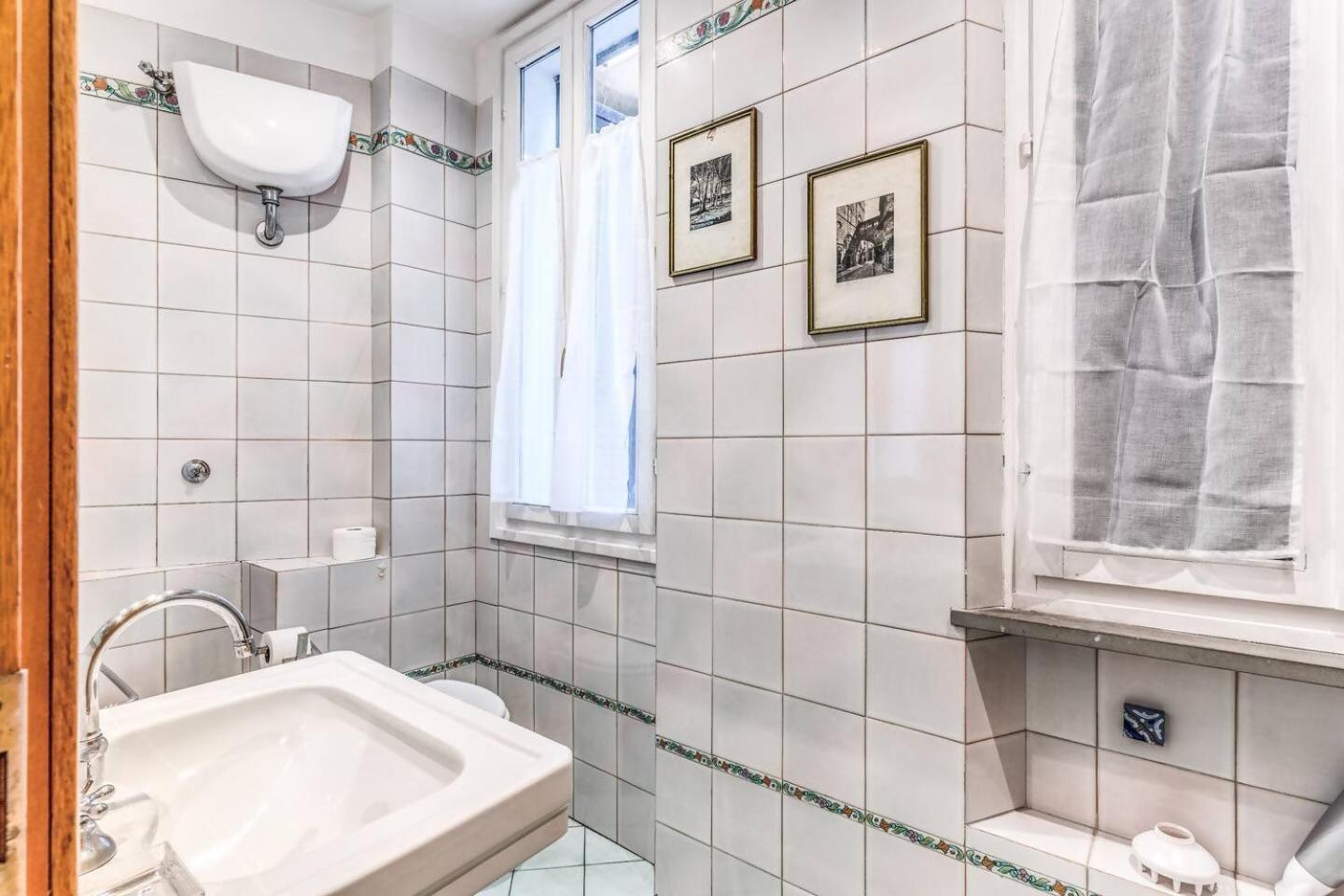 Cozy Flat In Trevi Fountain Apartment Rome Bagian luar foto